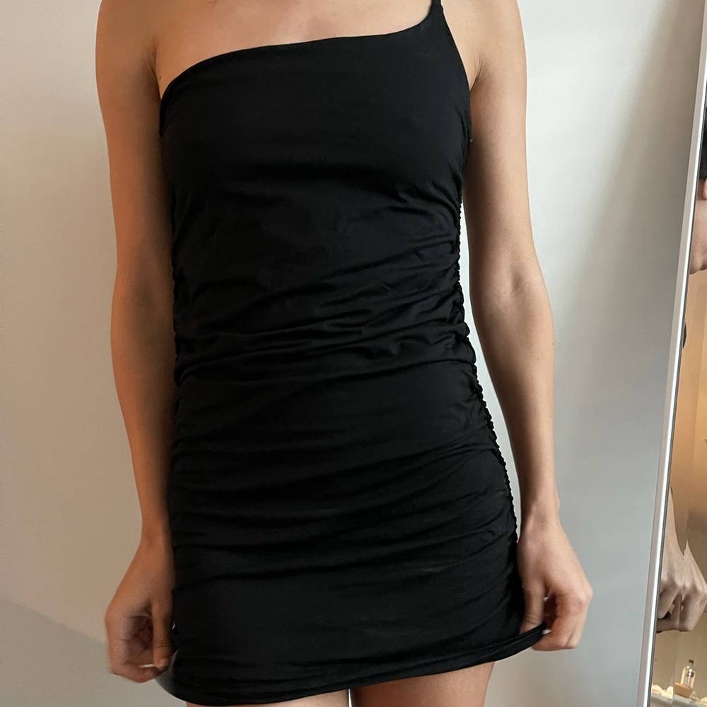 Shekou One shoulder dress